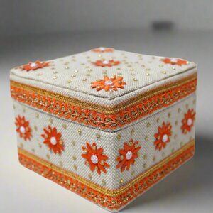 Handcrafted Jute Jewelry Box – Festive Floral Design 🌿✨